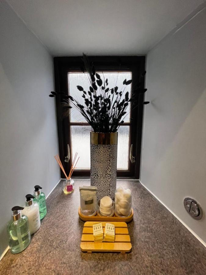 Lower Flat, Nicolson House. ポートリー エクステリア 写真